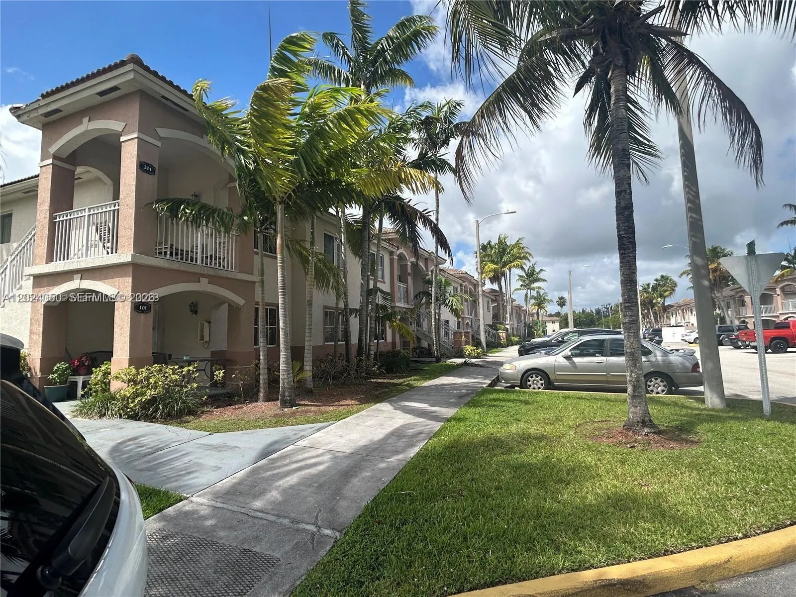 1271 SE 27th St # 101, Homestead FL 33035