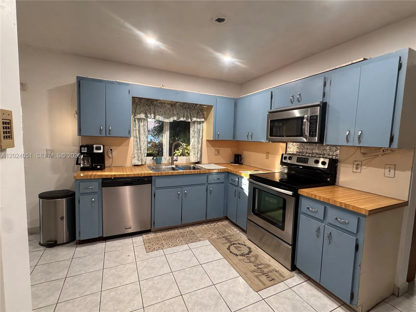 8121 SW 205th St, Cutler Bay FL 33189