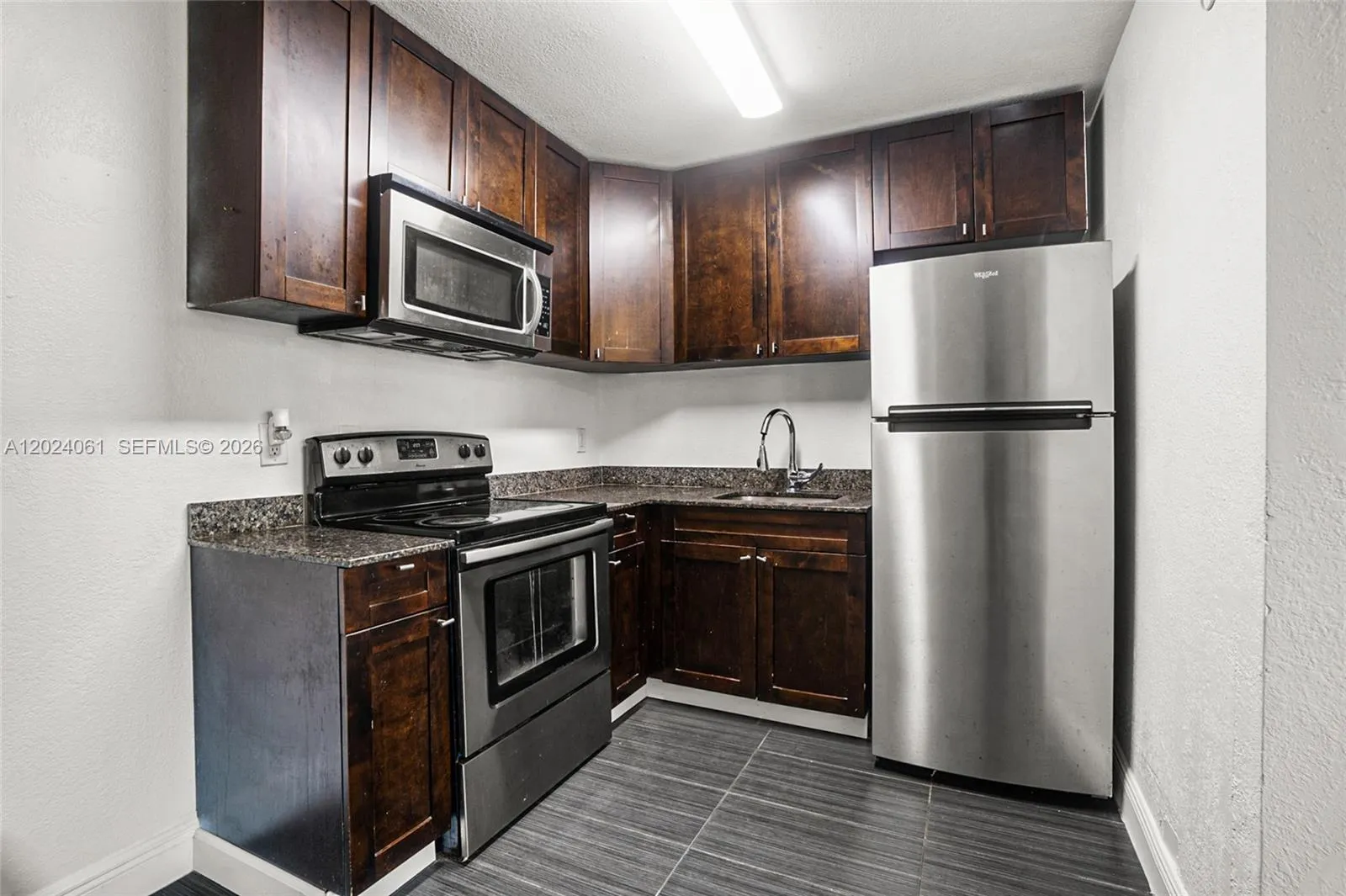 37 SW 14th St # 10, Dania Beach FL 33004