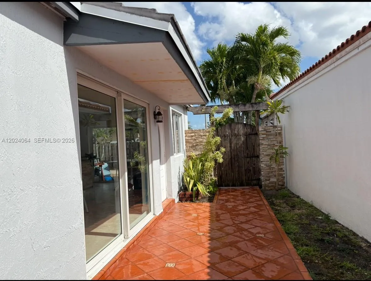 17221 SW 142nd Ct, Miami FL 33177