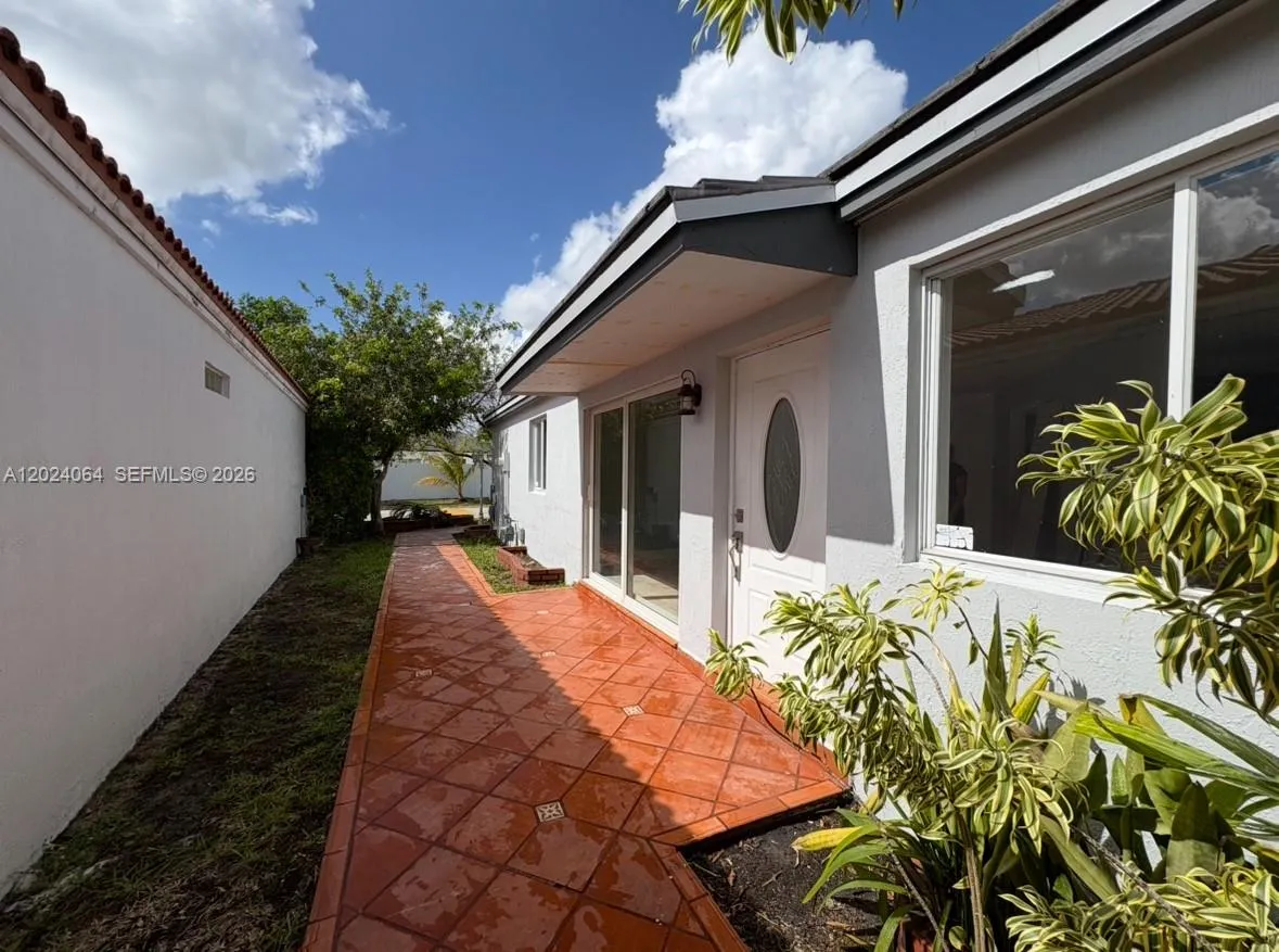 17221 SW 142nd Ct, Miami FL 33177