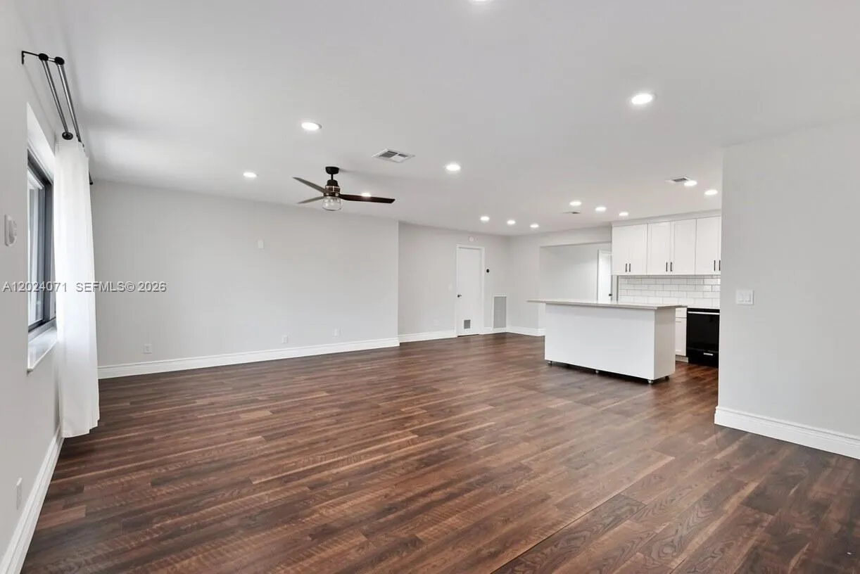 11901 NW 23rd St, Pembroke Pines FL 33026