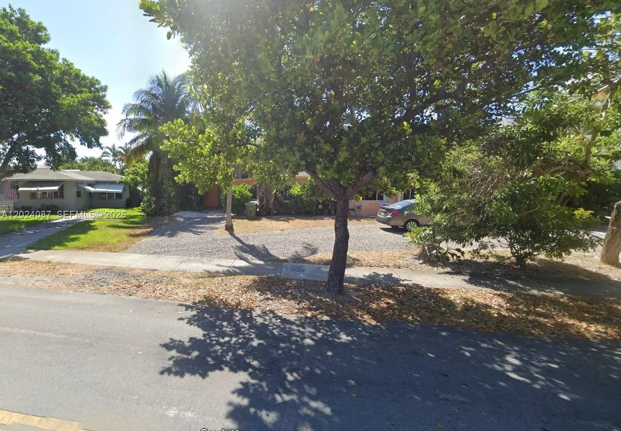 1816 Middle River Dr, Fort Lauderdale FL 33305