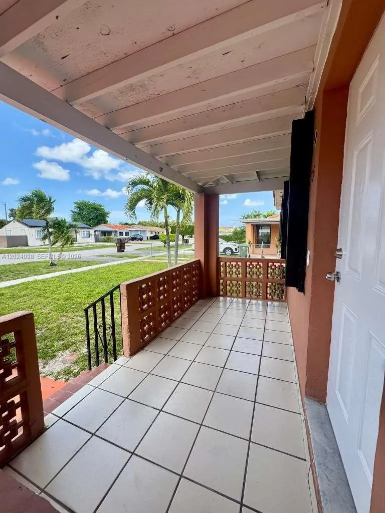 300 E 37th St, Hialeah FL 33013