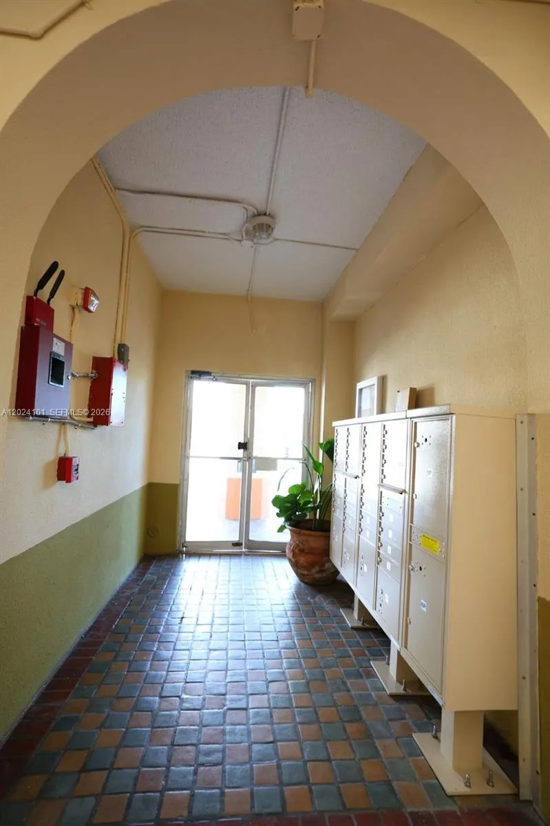 2300 W Flagler St # 04, Miami FL 33135