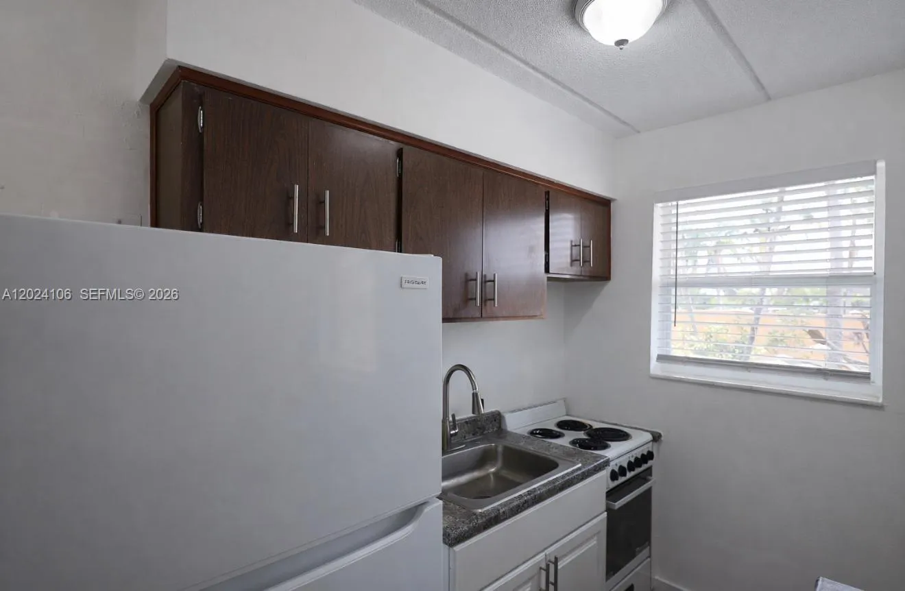 1235 W 66th St # 12, Hialeah FL 33012