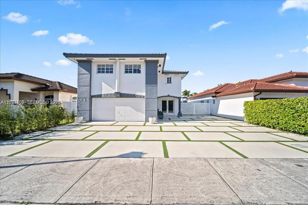15341 SW 36th St, Miami FL 33185