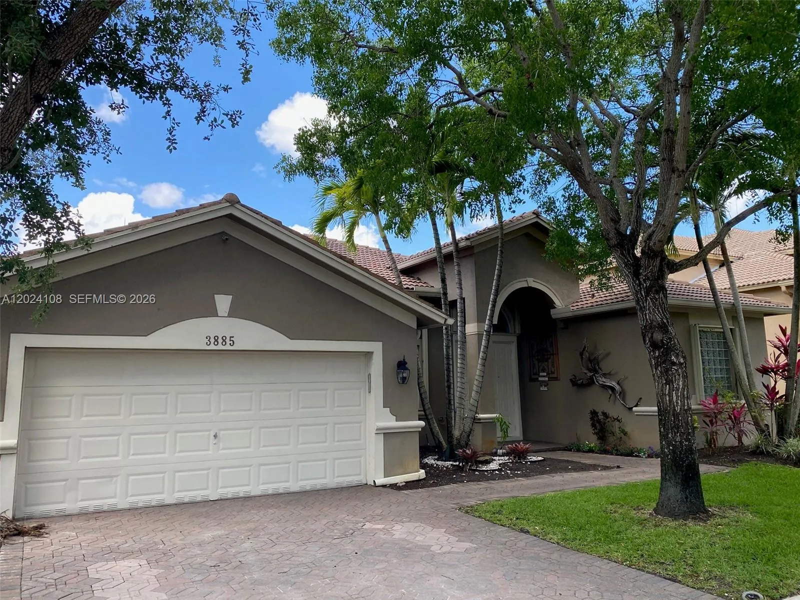 3885 E Hibiscus St, Weston FL 33332