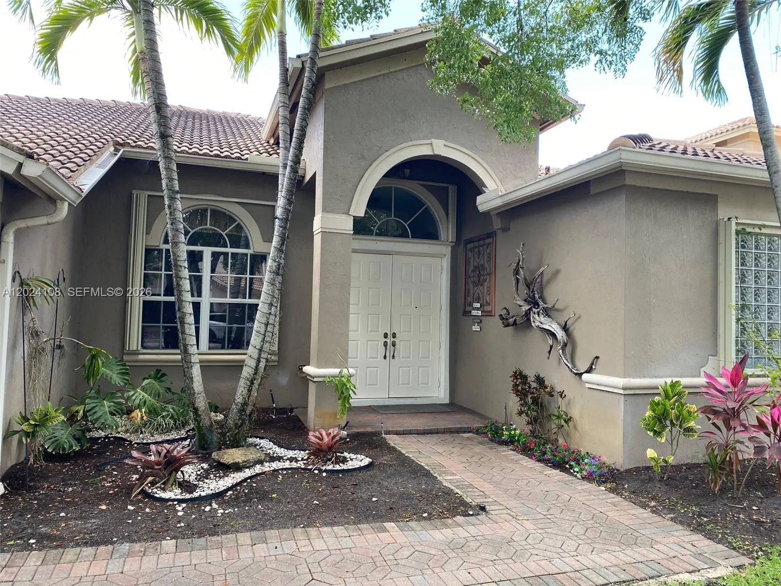 3885 E Hibiscus St, Weston FL 33332