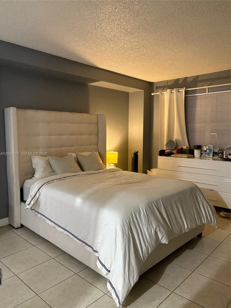 10900 SW 104th St # 219, Miami FL 33176