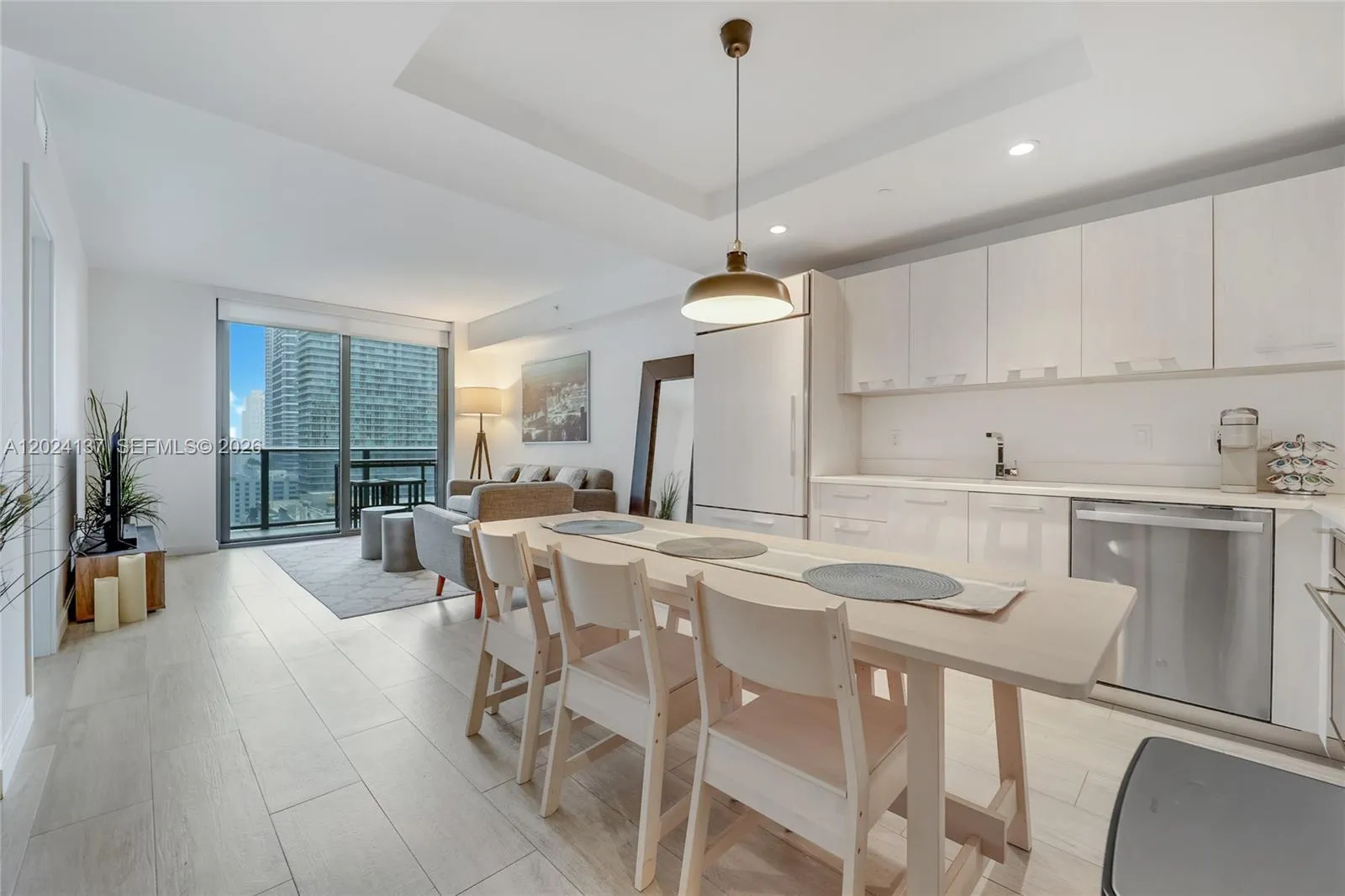45 SW 9 ST # 1905, Miami FL 33130