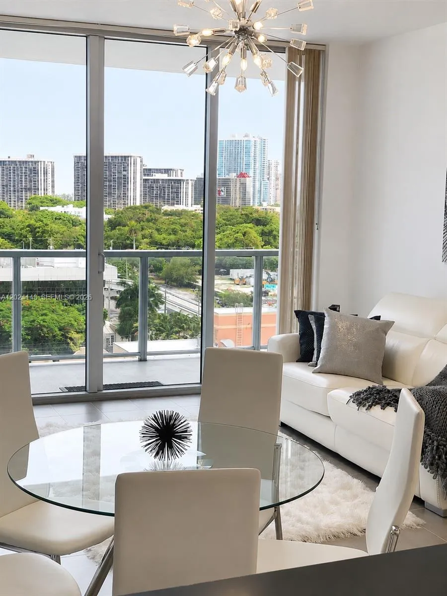 79 SW 12th St, Miami FL 33130