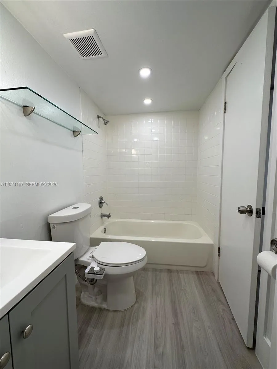 10813 NW 7th St # 11, Miami FL 33172