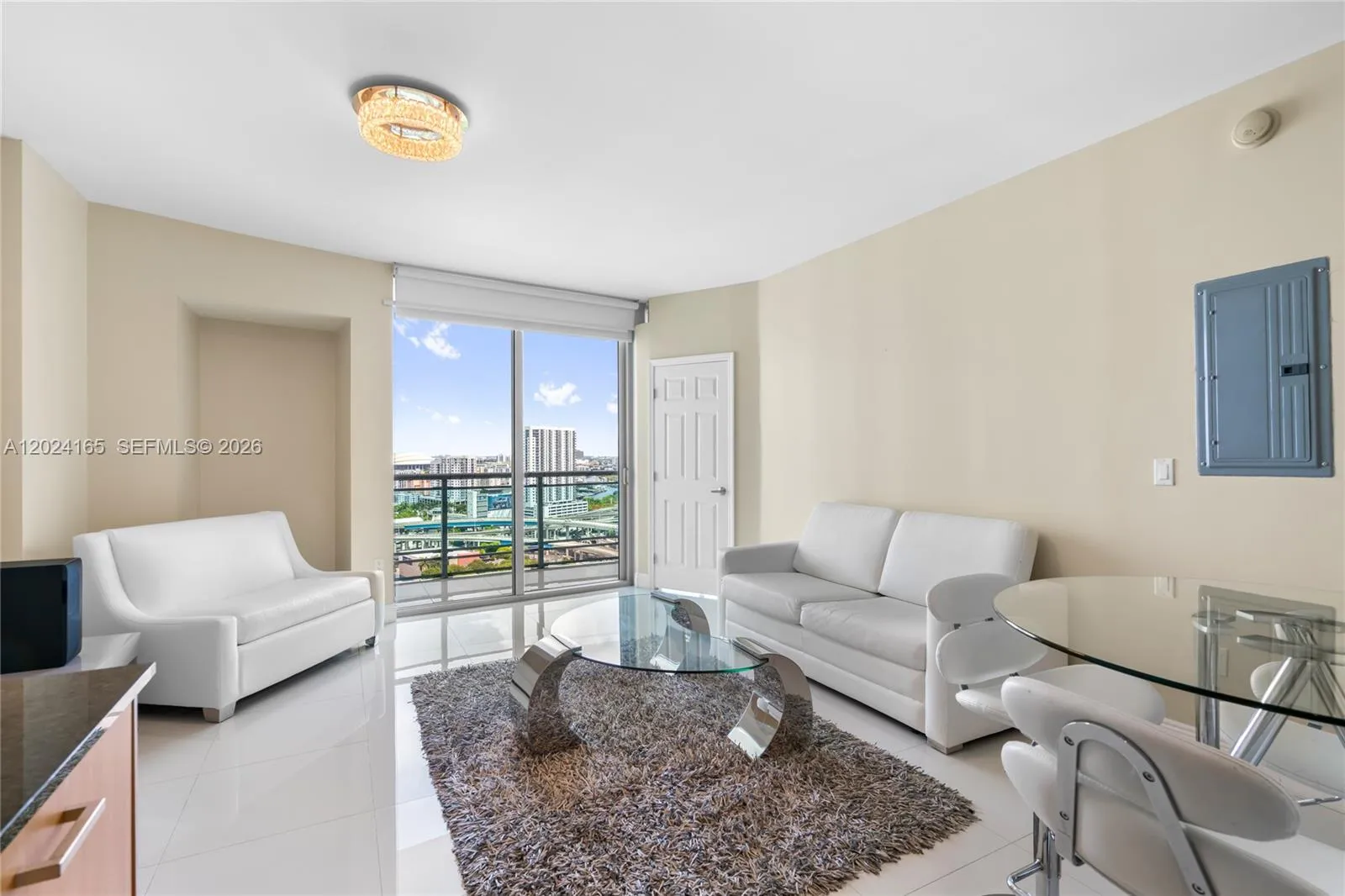 1 bedroom 1 bath for sale at 350 S Miami Ave # 2515, Miami FL 33130