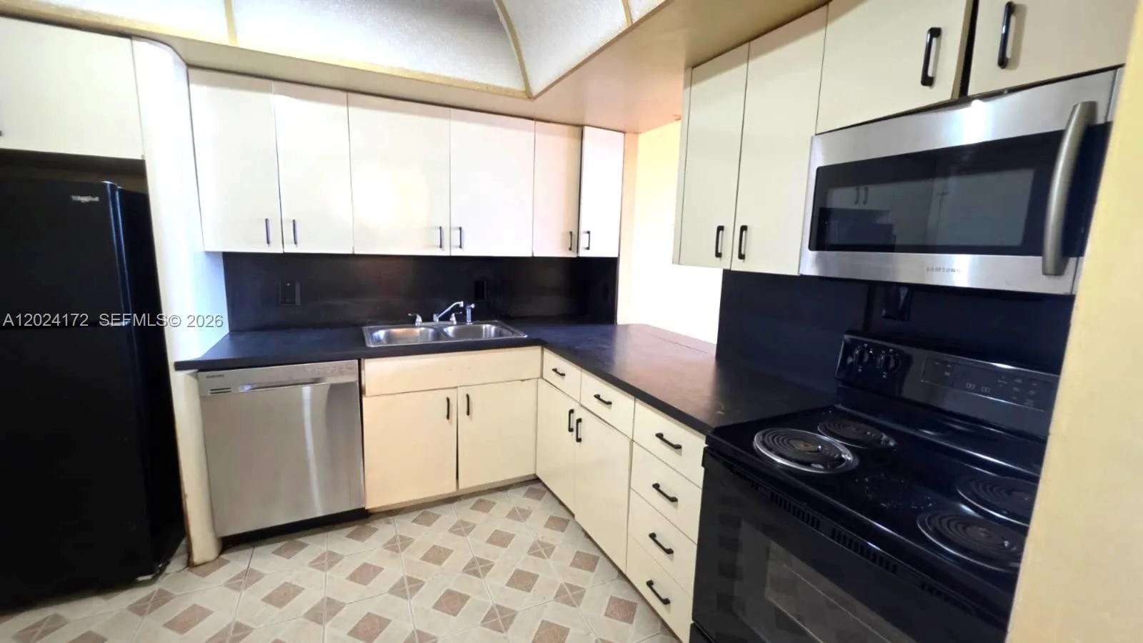 1301 NE Miami Gardens Dr # 813W, Miami FL 33179