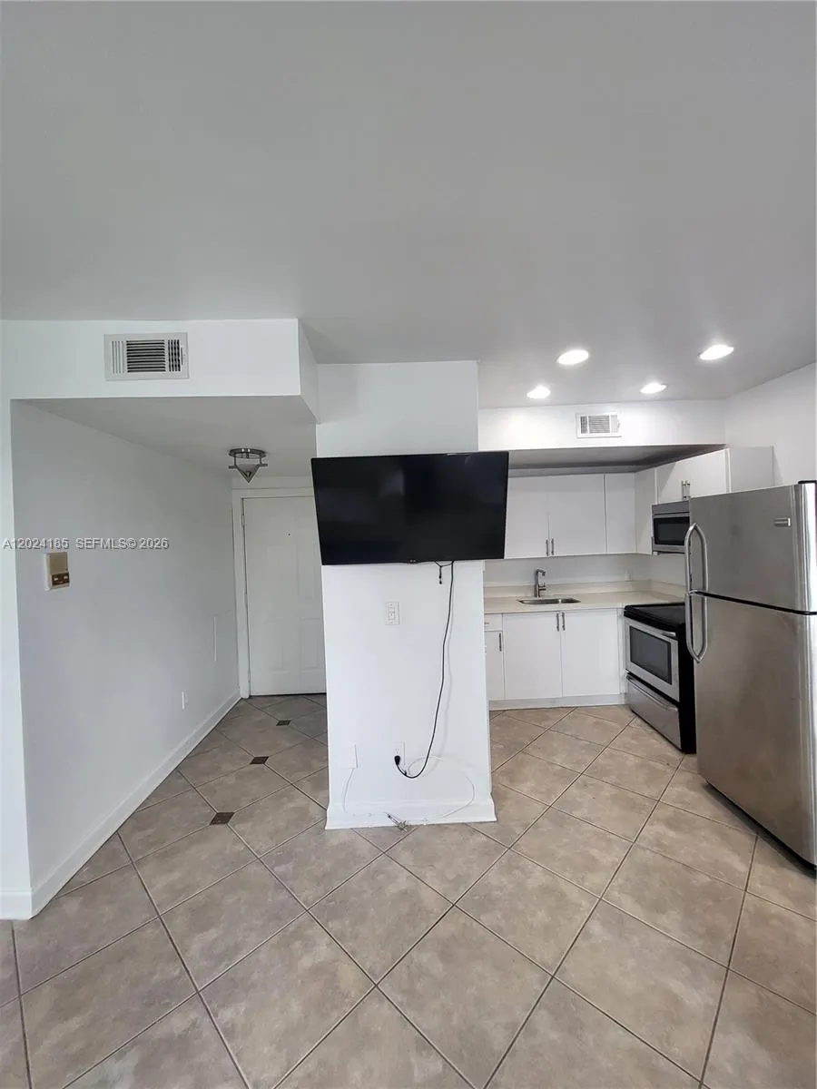 1008 Jefferson Ave # 303, Miami Beach FL 33139