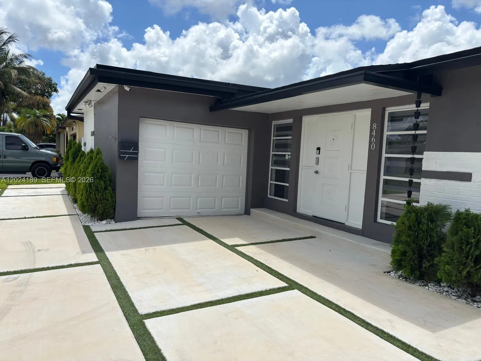 8460 NW 21st St, Sunrise FL 33322