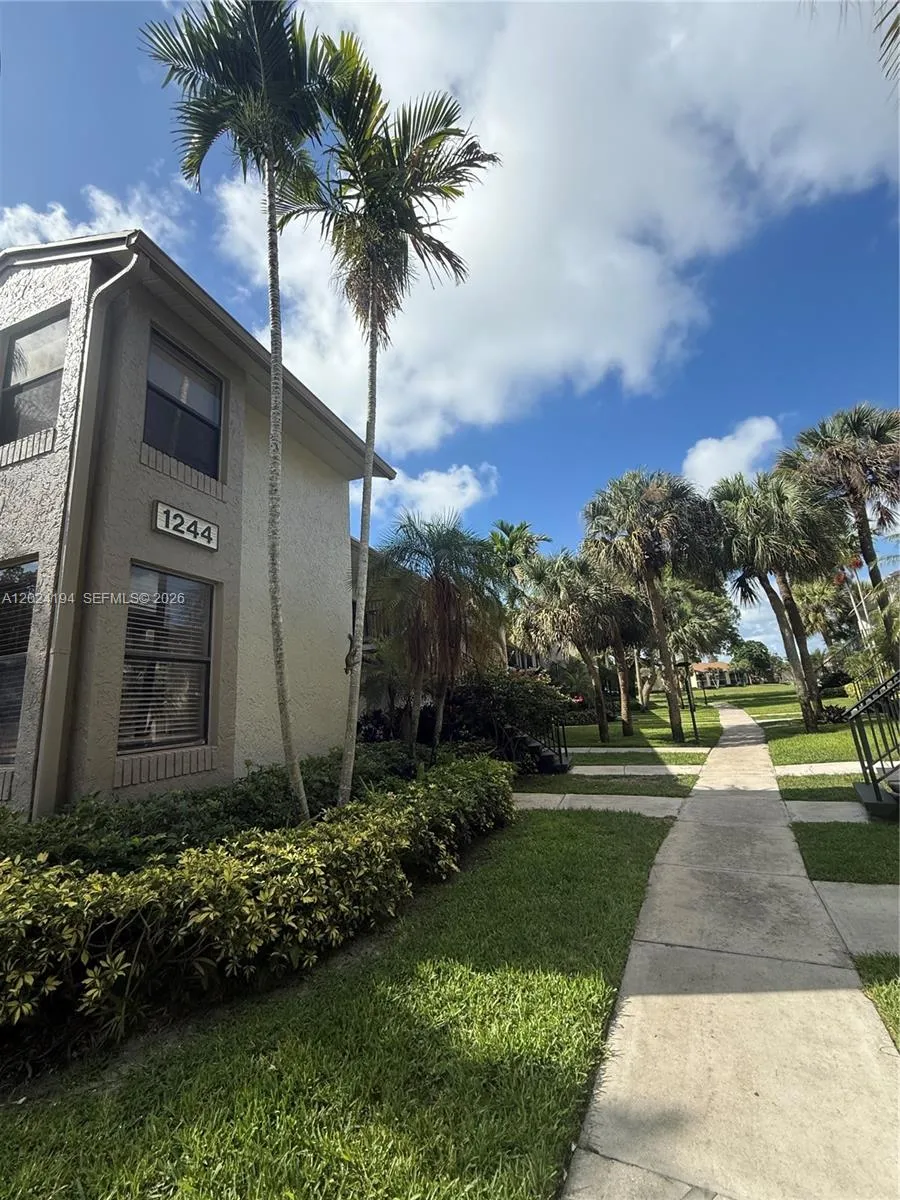 1244 S Military Trl # 711, Deerfield Beach FL 33442