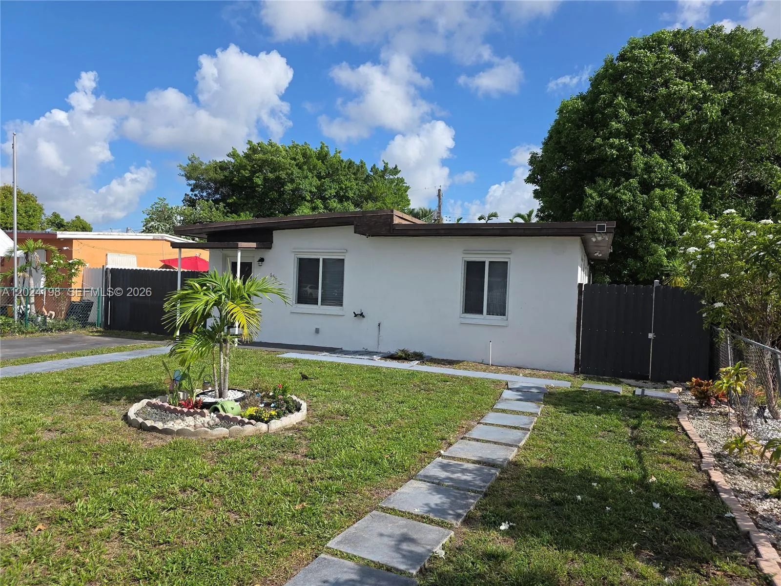 651 E 48th St, Hialeah FL 33013