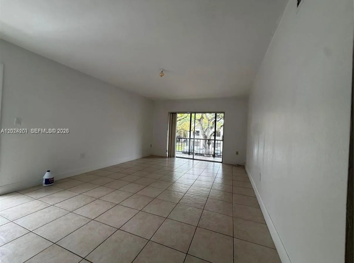 7957 SW 104th St # 207B, Miami FL 33156