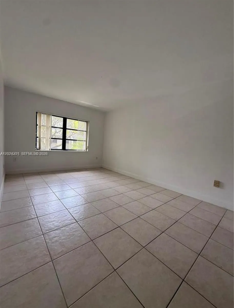7957 SW 104th St # 207B, Miami FL 33156