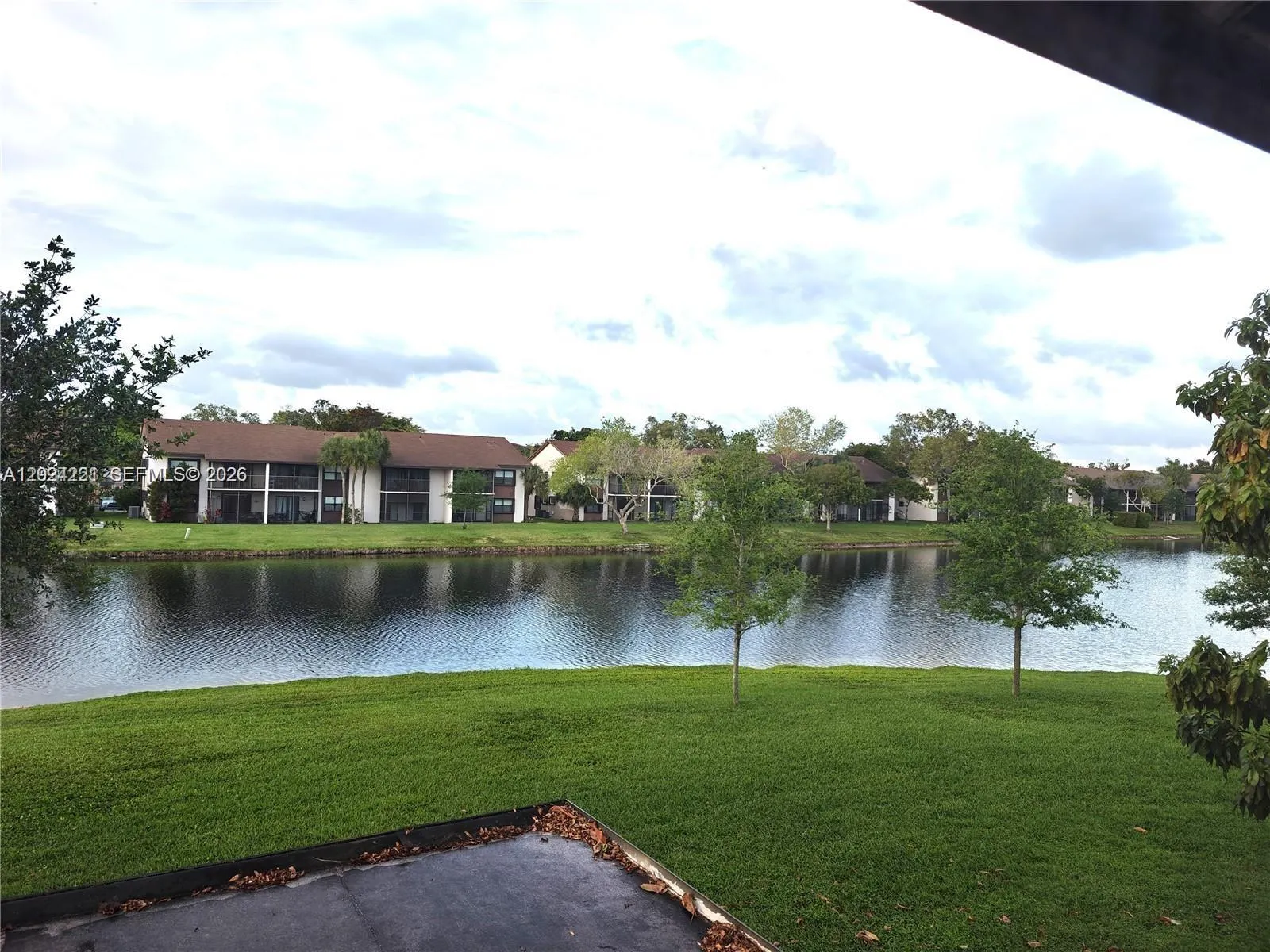 9803 NW 37th St, Sunrise FL 33351