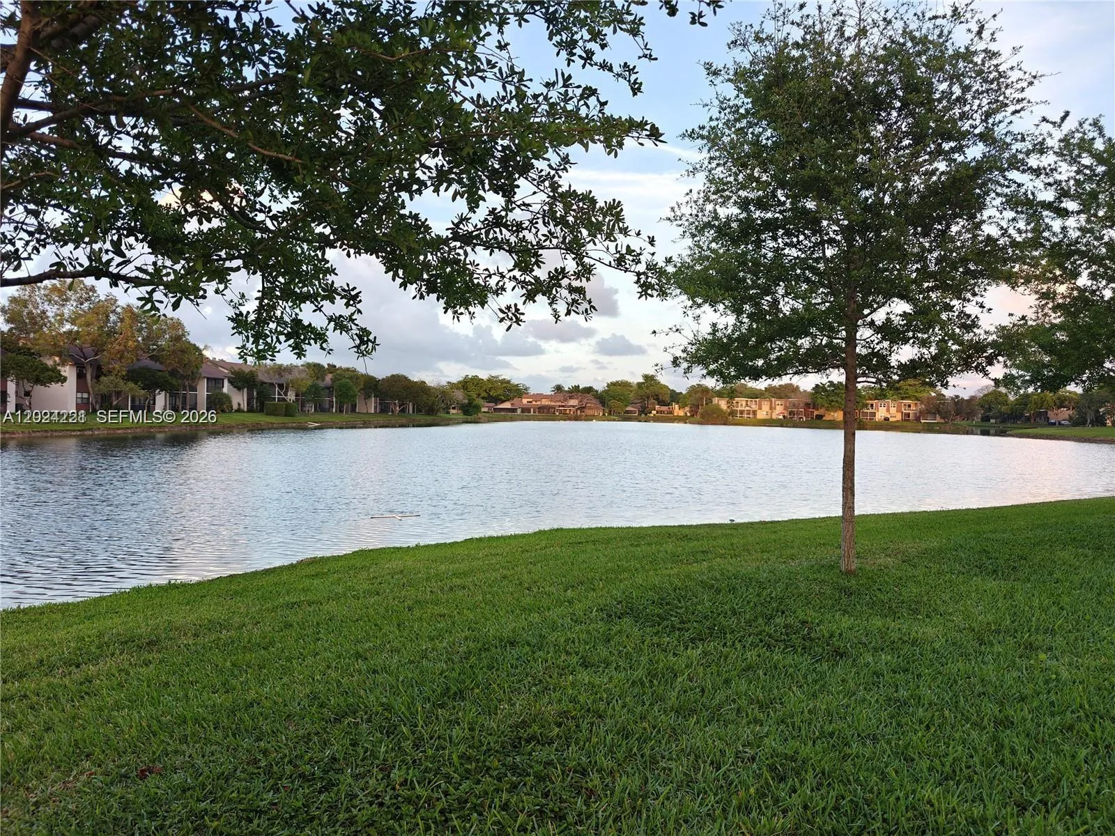 9803 NW 37th St, Sunrise FL 33351