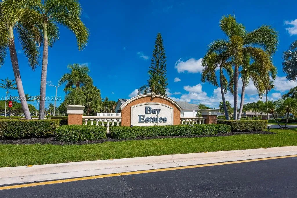 6256 Lansdowne Cir, Boynton Beach FL 33472