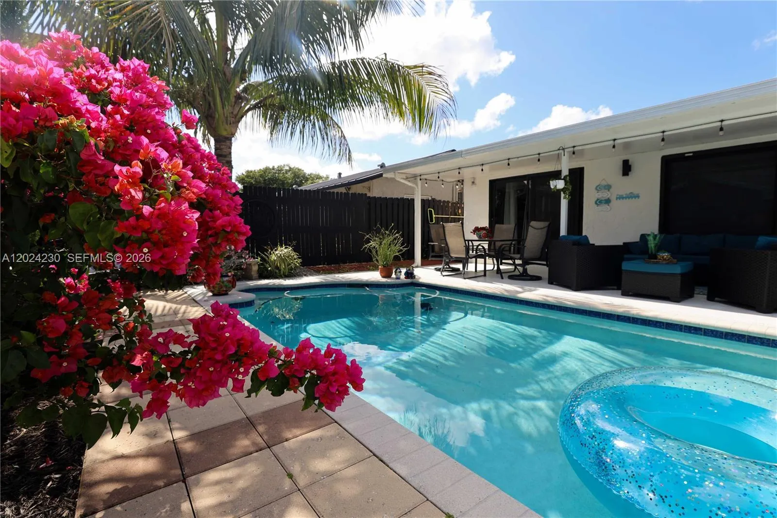 9330 NW 43rd St, Sunrise FL 33351