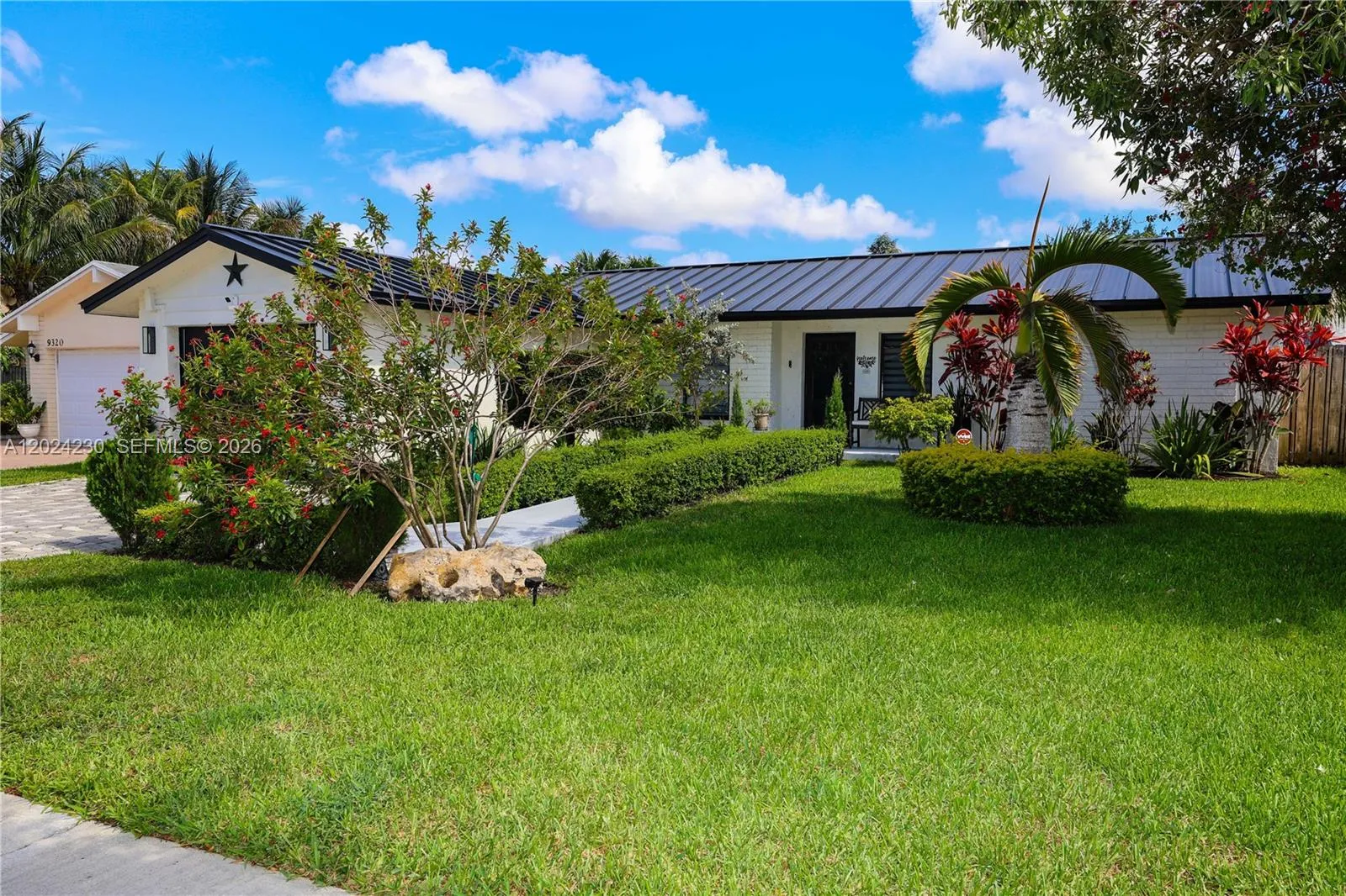 9330 NW 43rd St, Sunrise FL 33351