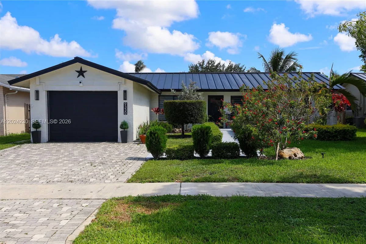 9330 NW 43rd St, Sunrise FL 33351