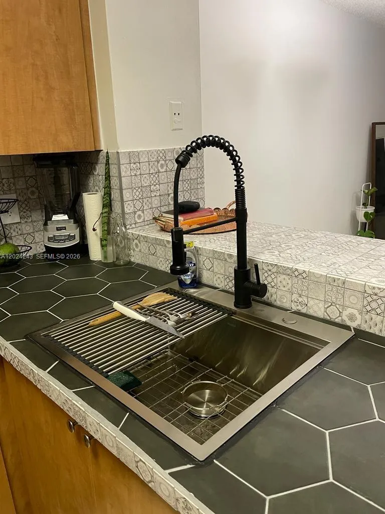 8750 N Sherman Cir # 208, Miramar FL 33025