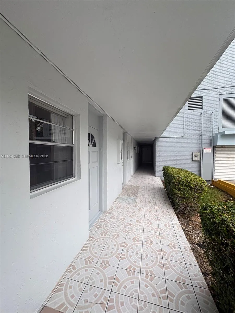 3551 NE 169th St # 104, North Miami Beach FL 33160
