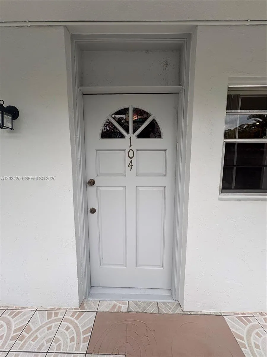 3551 NE 169th St # 104, North Miami Beach FL 33160