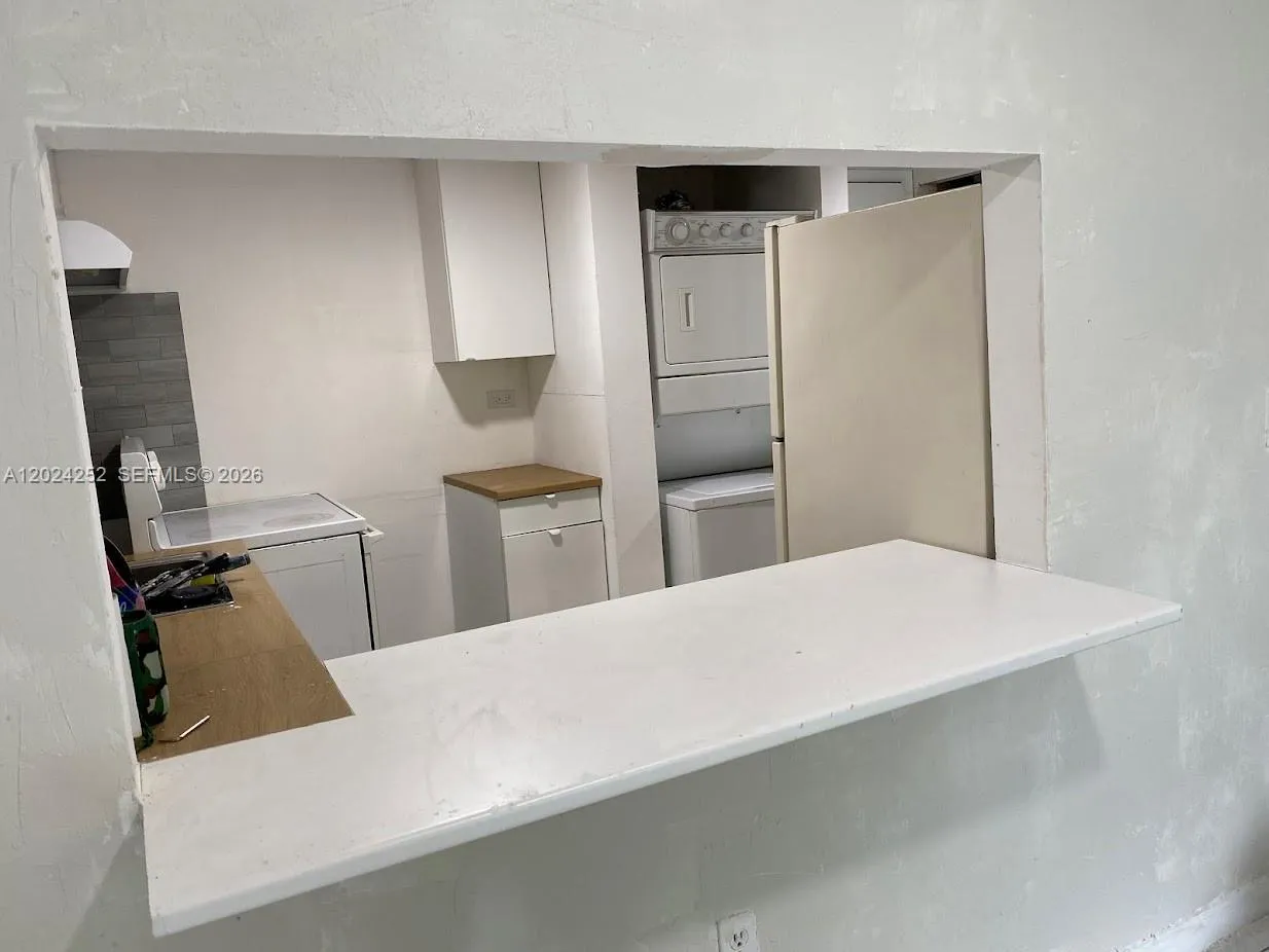 10000 NW 80 Ct # 2225, Hialeah Gardens FL 33016