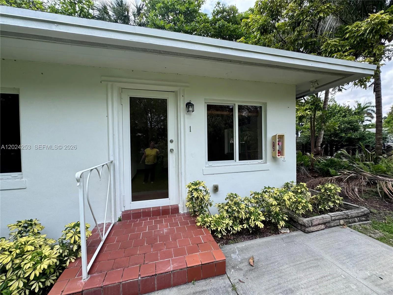 8440 NE 1st Ave # 1, Miami FL 33138