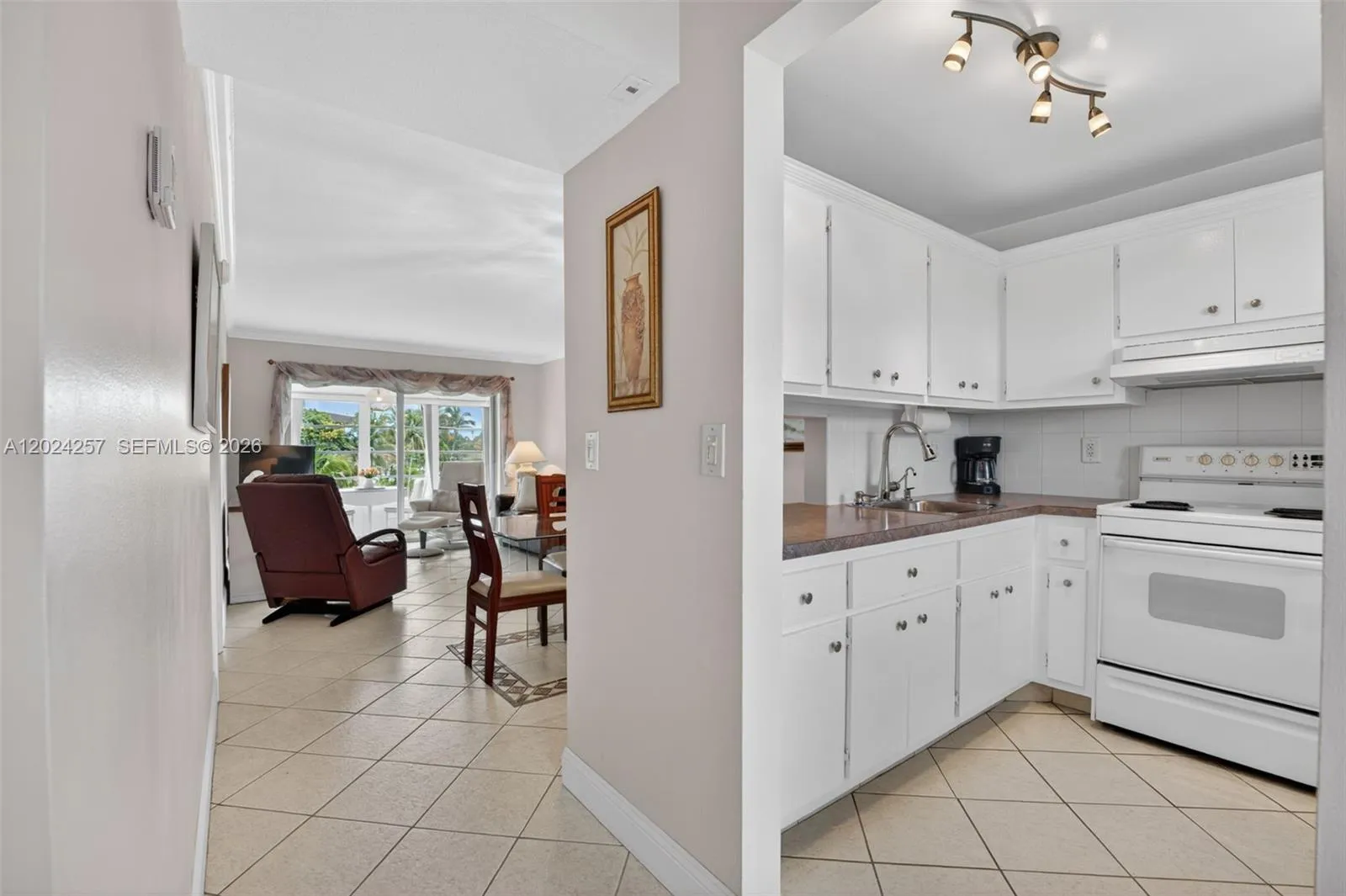 2800 NW 47th Ter # 303B, Lauderdale Lakes FL 33313