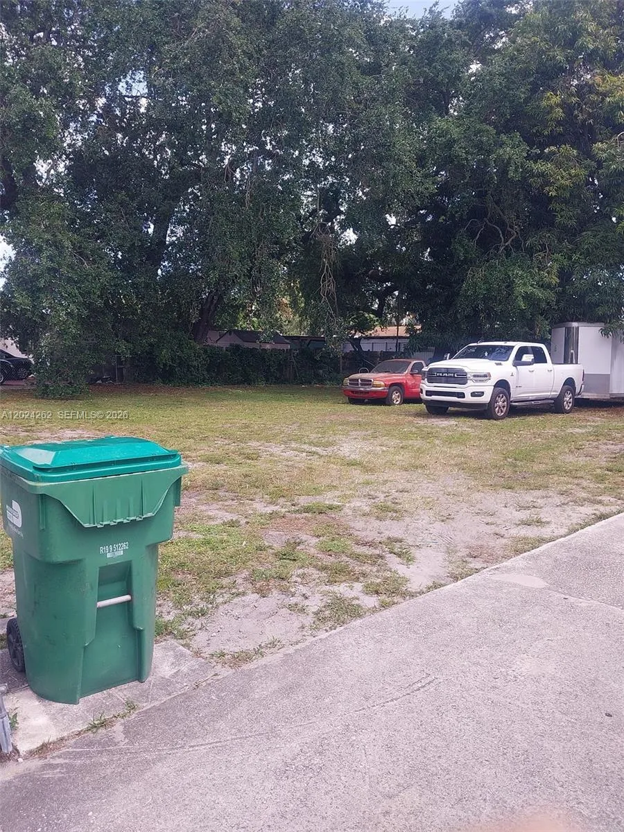 2034 NW 93rd St # 0, Miami FL 33147