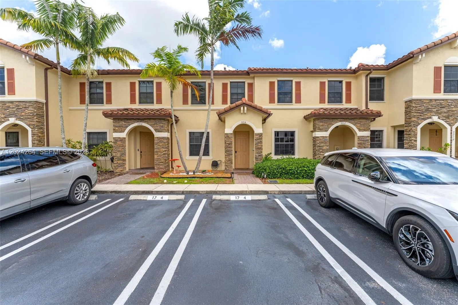 2 bedroom 2 bath for sale at 3214 SE 4th Ct, Homestead FL 33033