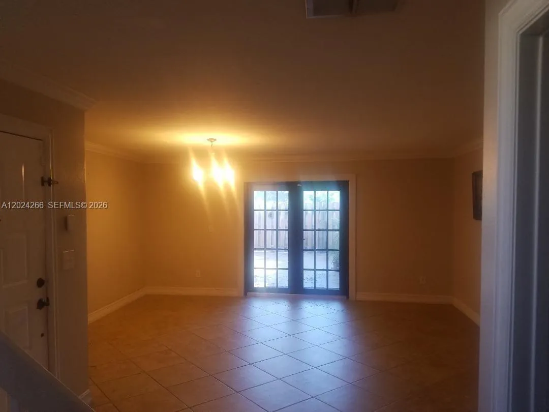 1126 NE 209th Ter, Miami FL 33179