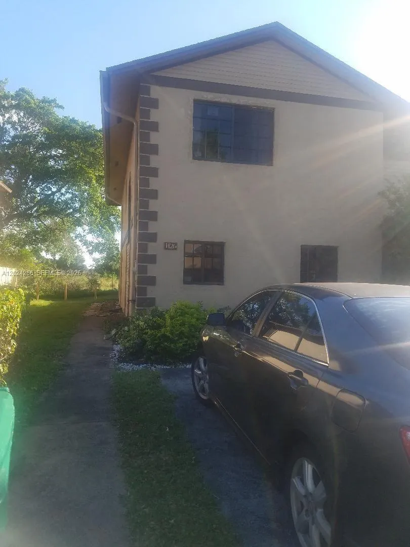 1126 NE 209th Ter, Miami FL 33179