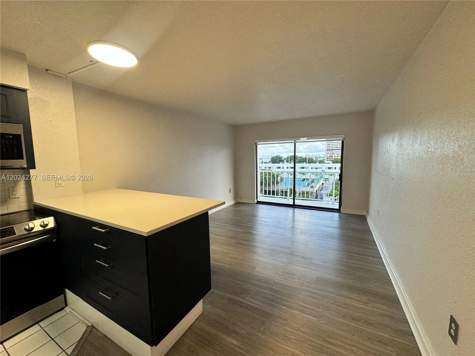 1 bedroom 2 bath for sale at 1650 NE 115th St # 609, Miami FL 33181