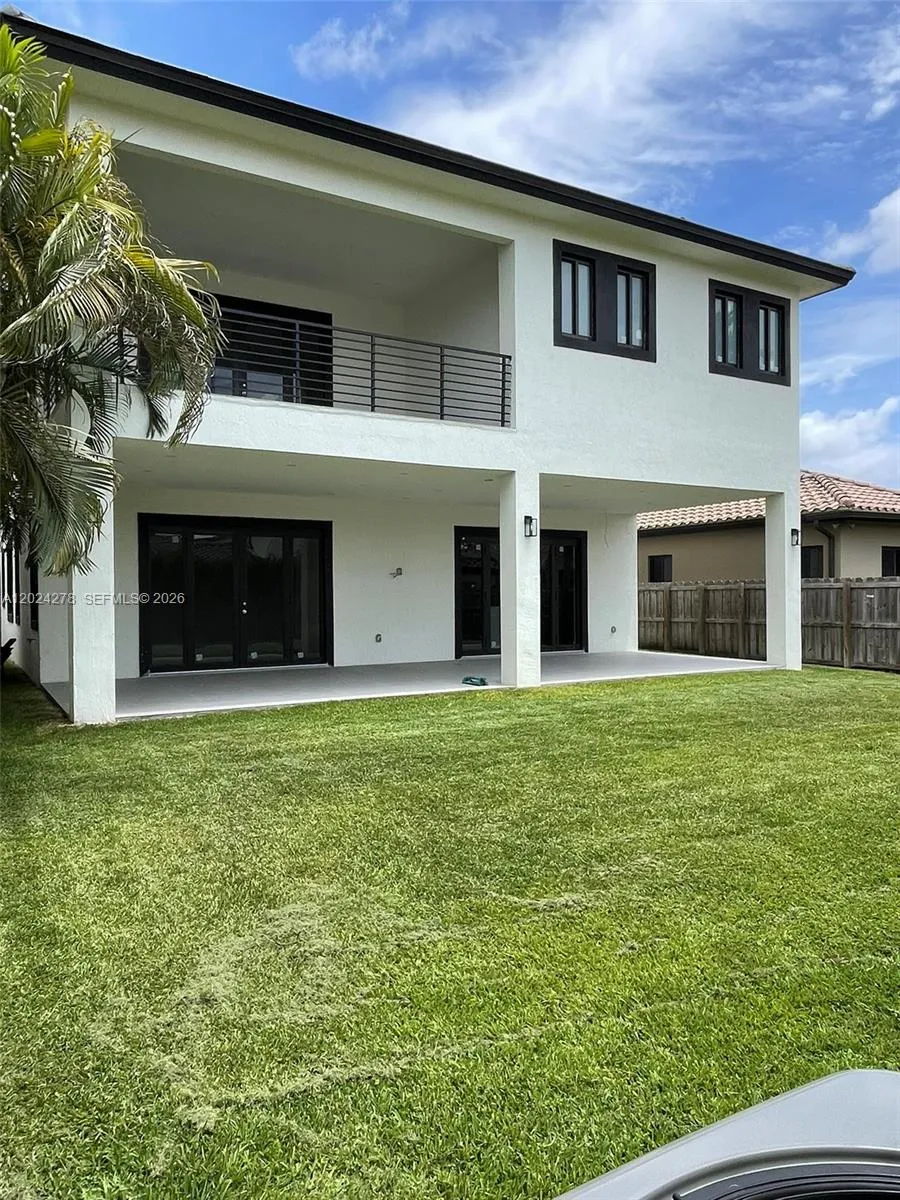 14442 SW 14th St, Miami FL 33184