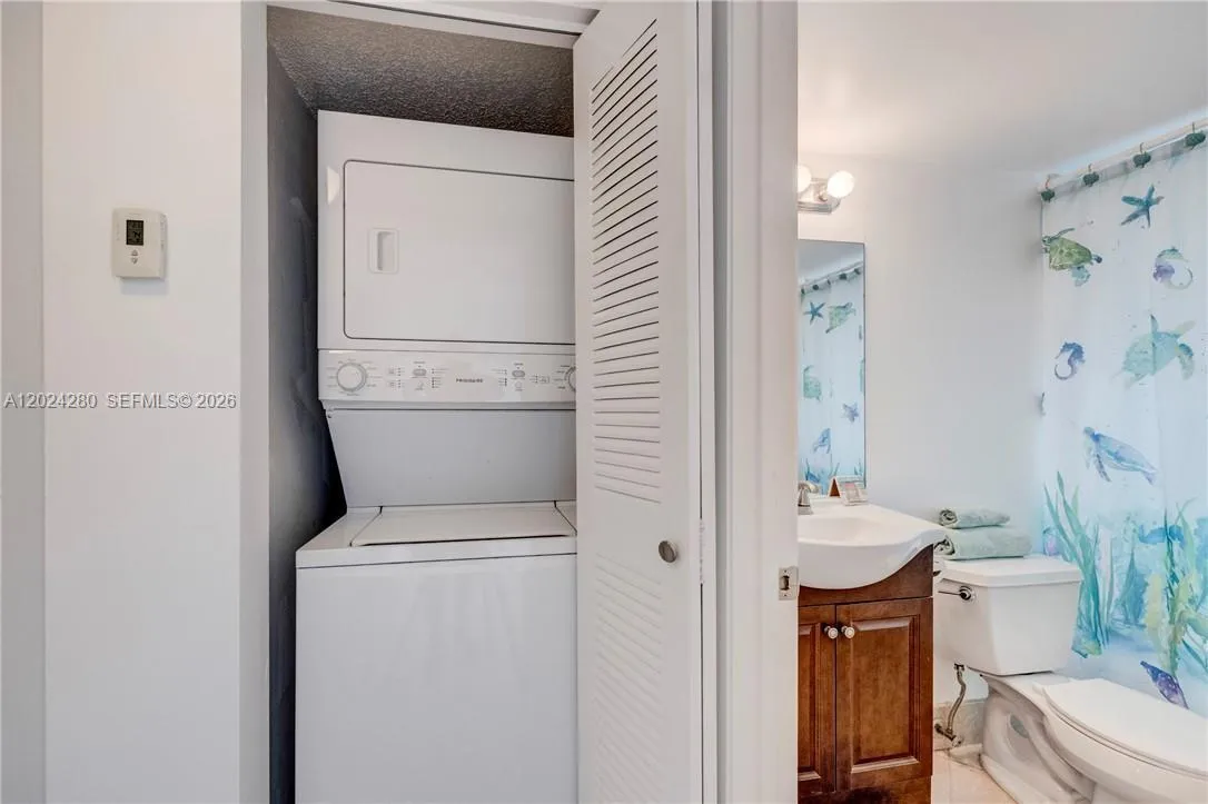 2205 S Cypress Bend Dr # 508, Pompano Beach FL 33069