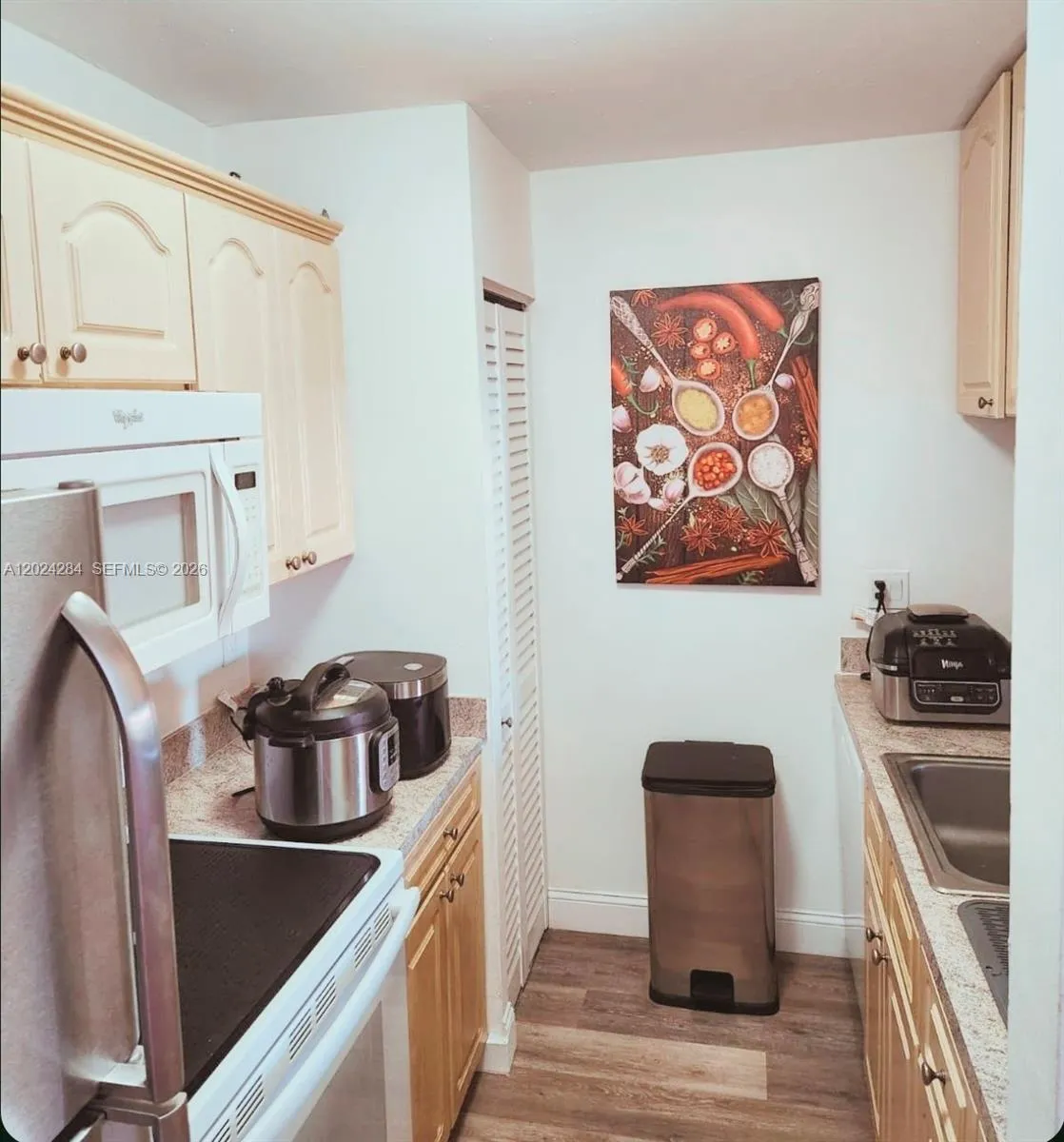 6480 W 27th Ct # 22, Hialeah FL 33016