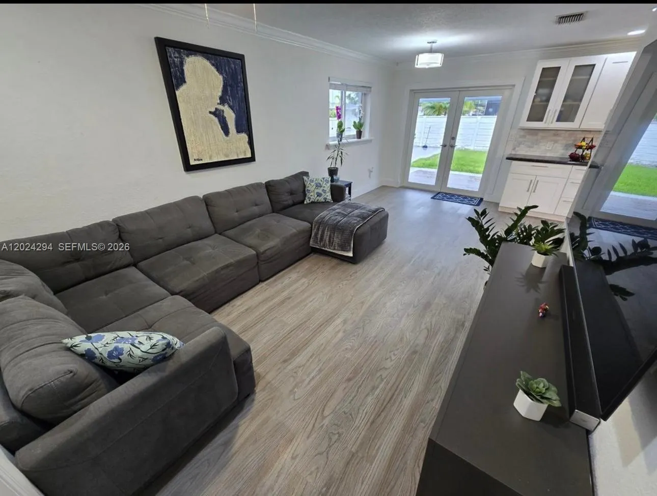 9591 SW 52nd Ter, Miami FL 33165