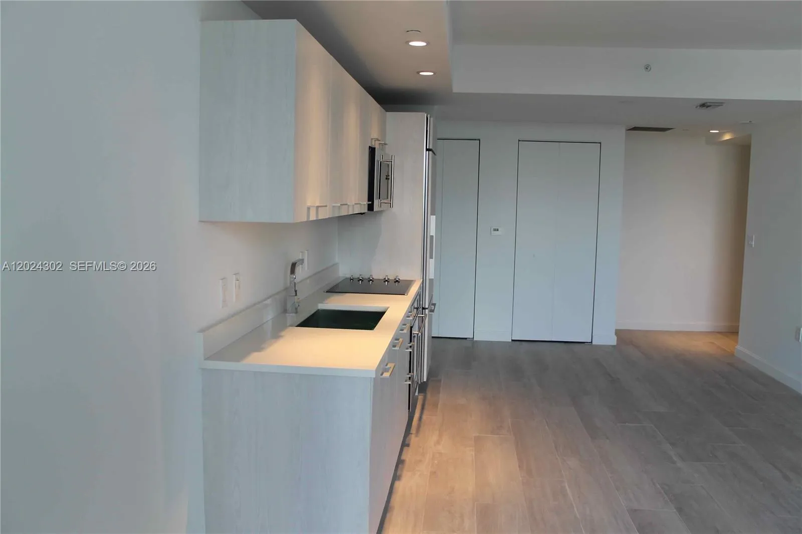 45 SW 9th St # 2109, Miami FL 33130