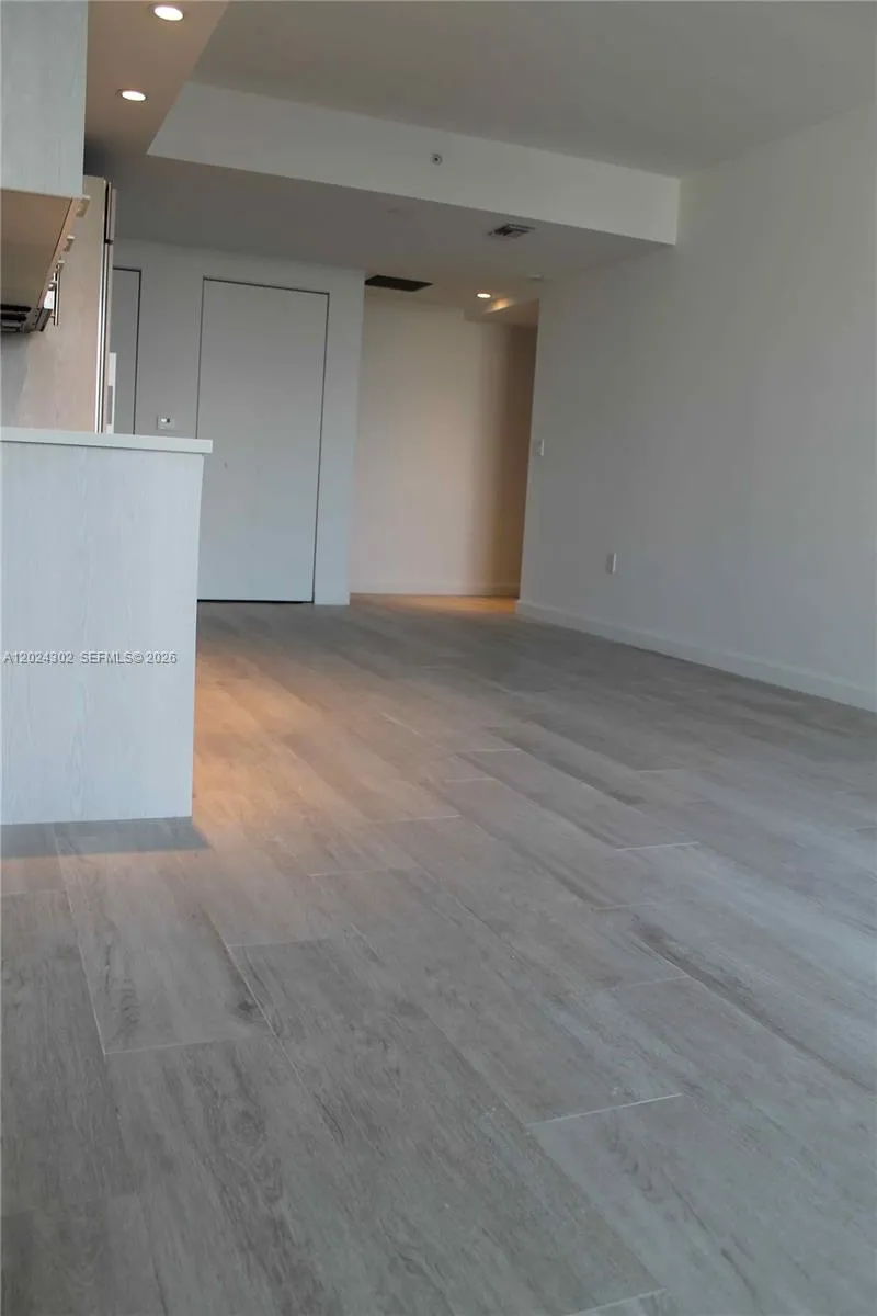 45 SW 9th St # 2109, Miami FL 33130