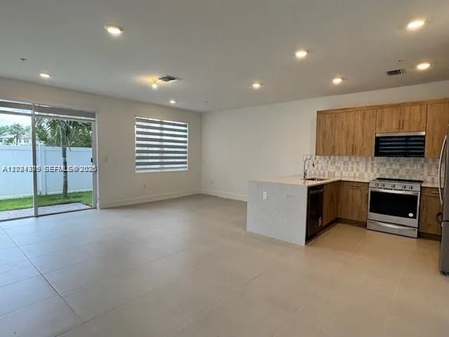 247 SW 169th Ln, Pembroke Pines FL 33027