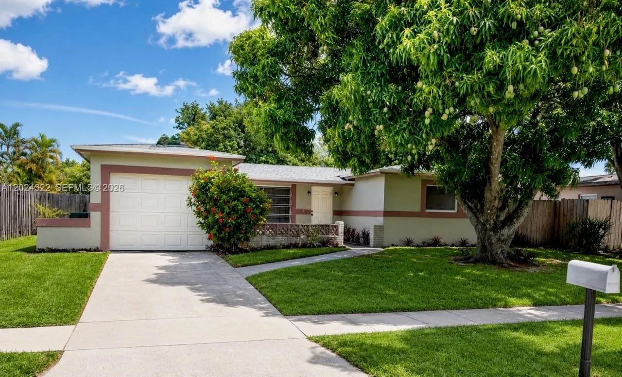 3 bedroom 2 bath for sale at 8001 NW 3rd Pl, Margate FL 33063